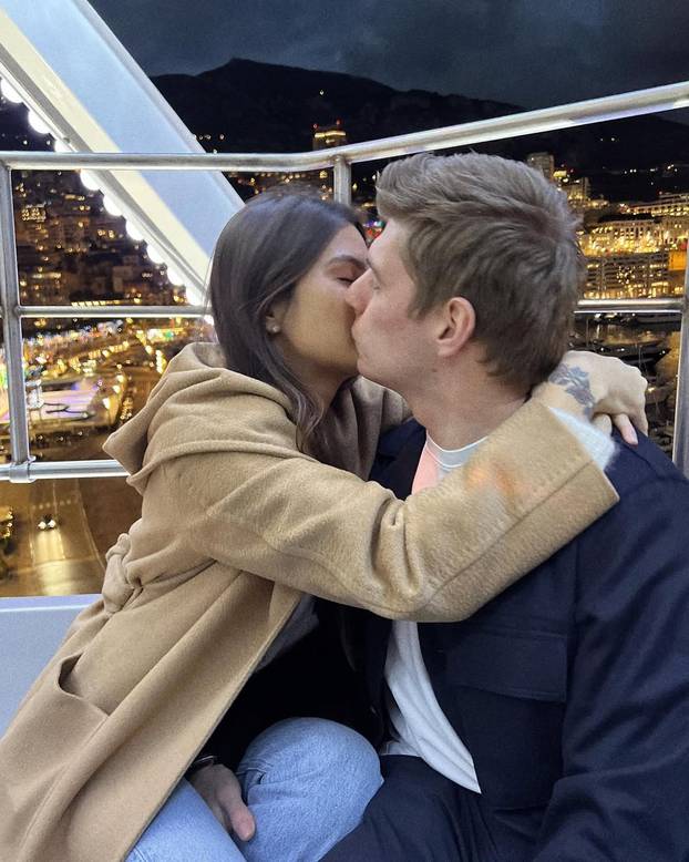 FOTO Ona ljubi F1 prvaka, a s drugim je vozačem dobila dijete