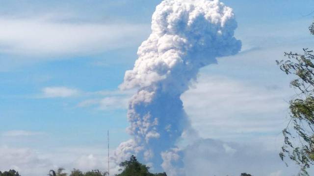 Nova katastrofa u Indoneziji: Eruptirao vulkan, ljudi u panici