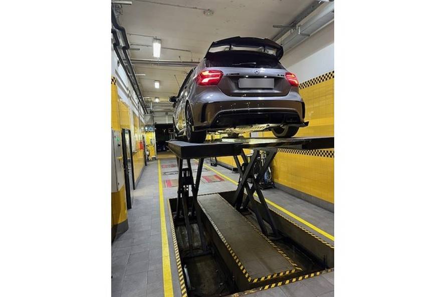 FOTO Policijska racija u ZG-u: Upali na 'car meet', desetak jurilica poslali na tehnički!