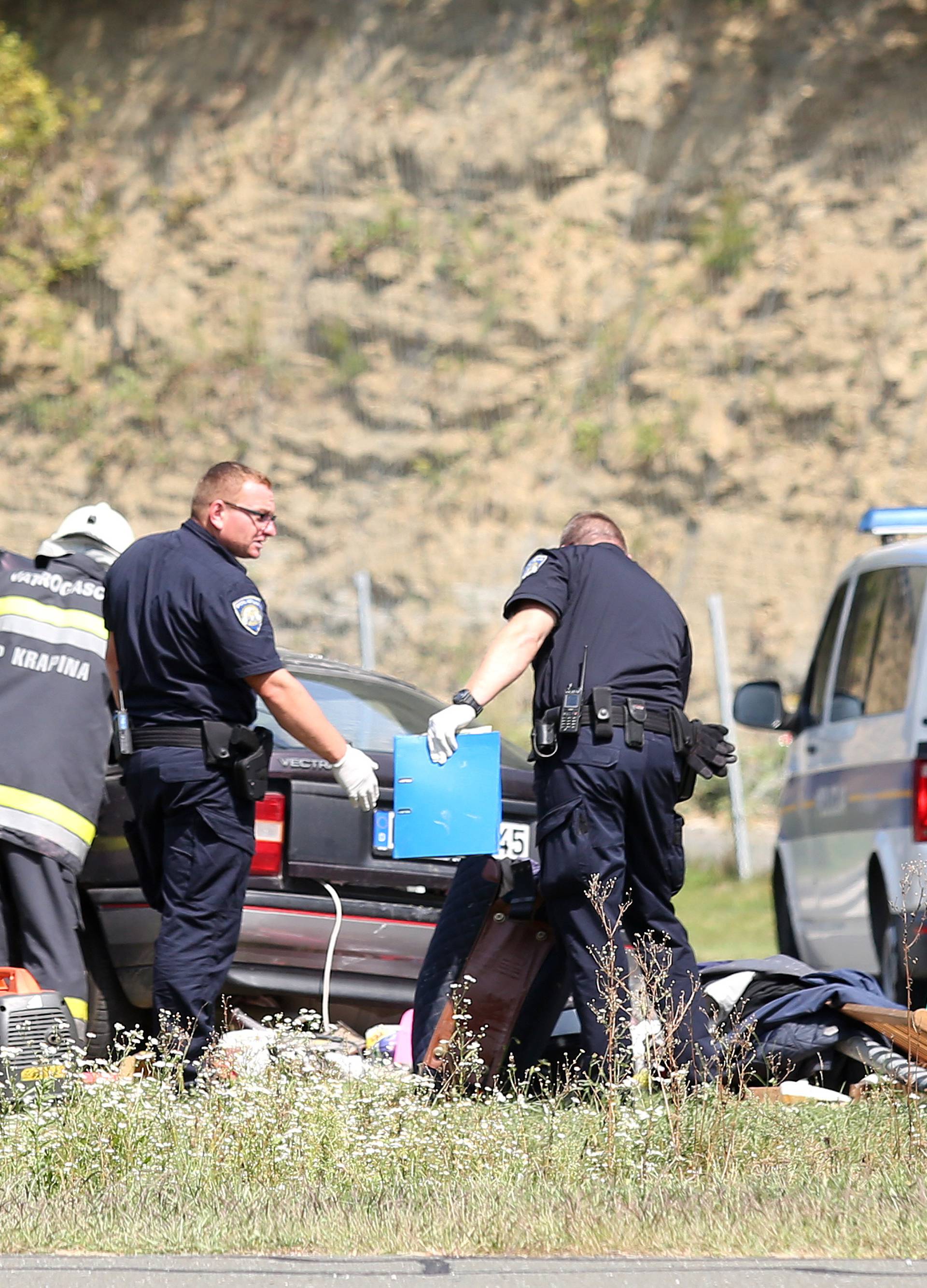 Vozač poginuo na mjestu: Auto izletio s ceste i zabio se u stup