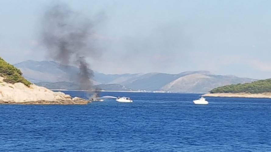 Planuo gliser blizu Šibenika, jedna osoba lakše ozlijeđena