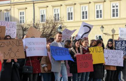 Prosvjed studenata u Osijeku: Zašto nas tjerate iz Slavonije?