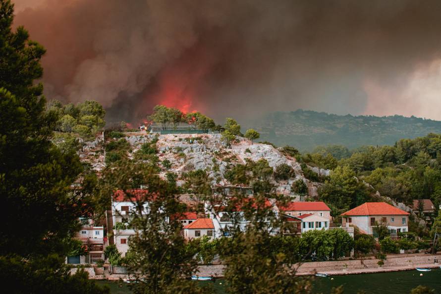 Pogledajte zapanjujuće prizore katastrofe u Zatonu kod Vodica