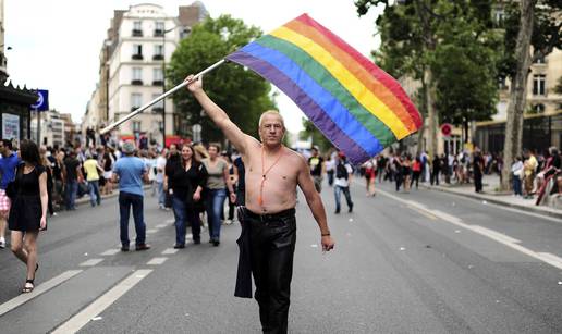 Čak 65,8 posto Hrvata protiv gay odnosa, žene tolerantnije