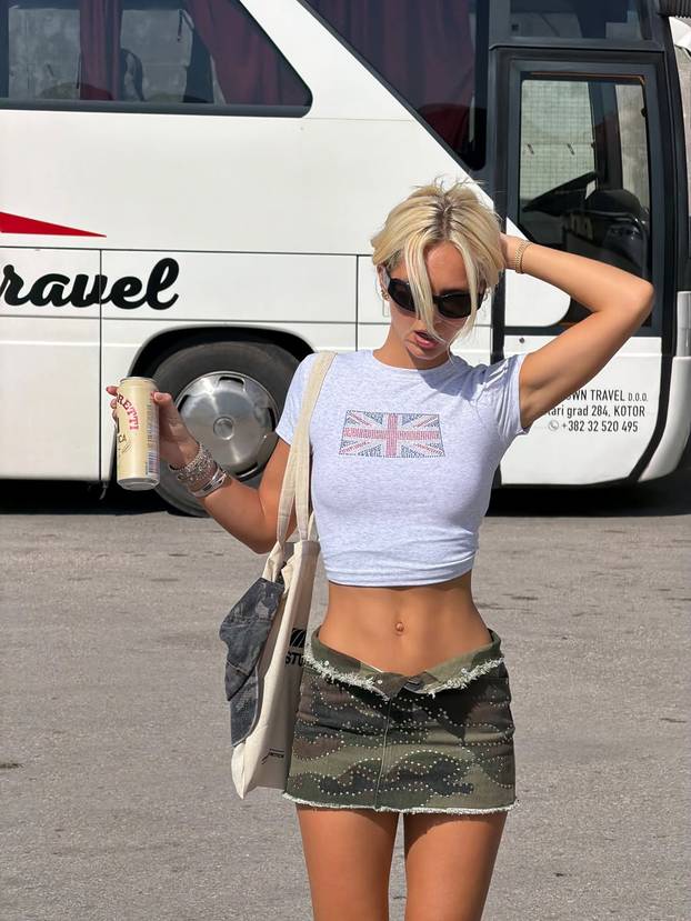 FOTO Natjecala se za Miss: Ova Albanka izgleda kao živa lutka!