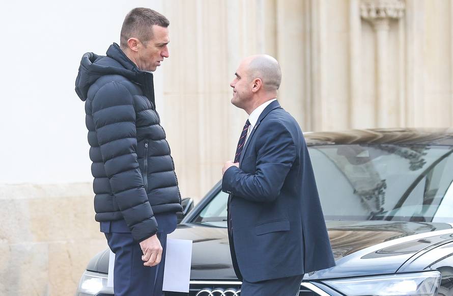 Što sve znamo o slučaju Dabro: Ekspresna ostavka zbog hitaca, prijetnje i 'rat' bivših prijatelja