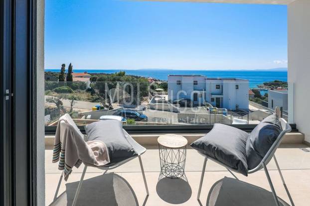 Opa! Vila na Pagu opremljena je tako da ni ne morate na plažu