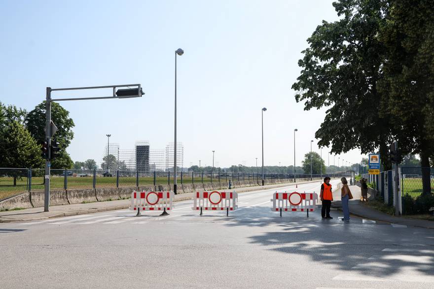 Zagreb: Privremeno je zatvoren promet oko Hipodroma zbog radova na pripremi pozornice za Thompsonov koncert