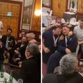 VIDEO Duvnjak plače, suigrači ga grle, a klapa pjeva 'Laku noć, svirači'. Scene za naježiti se