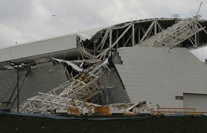 Na stadionu u Sao Paulu pala dizalica, poginula dva radnika 