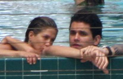 Aniston i Mayer skrivali su svoju ljubav tri mjeseca