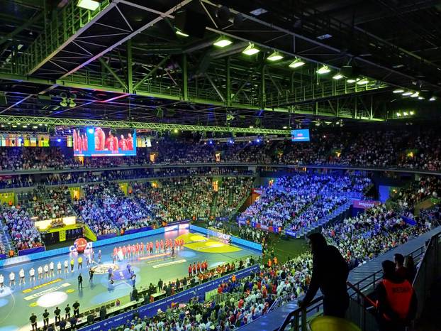 FOTO Arena je bila puna, protiv Argentine 15.650 ljudi! A ovako je bilo kad su upalili bljeskalice