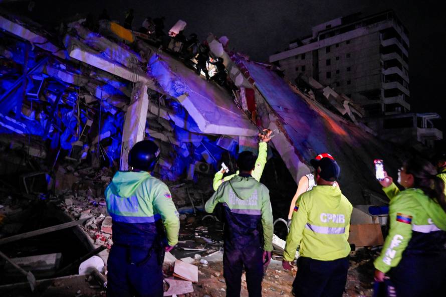 Aftermath of an earthquake in La Guaira