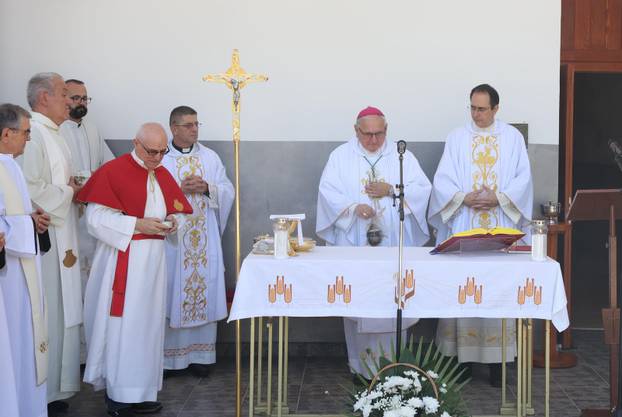 Šibenik: Na blagdan Svih svetih misno slavlje predvodio je mons. Tomislav Rogi?