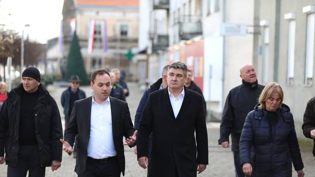 Predsjednik Zoran Milanović obišao je centar Gline i prostore Gradske uprave smještene u kontejnerima