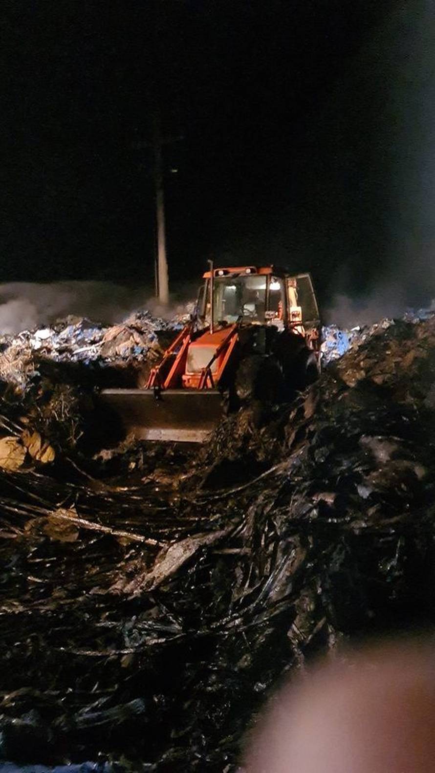 Veliki požar u Petrinji: Sve raspoložive snage na terenu