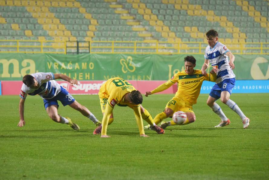 Pula: Susret Osijeka i Istre u 25. koliu SuperSport HNL-a