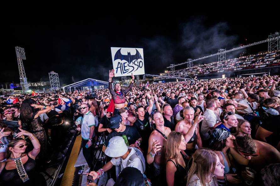 Split - DJ-a Alesso