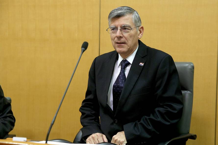 Čačić poručio Hrelji: Naravno, svatko se češe gdje ga svrbi