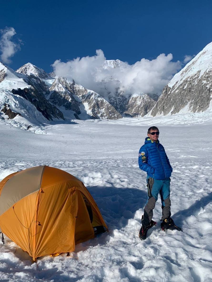 Den Eror, mjesec dana nakon što se popeo na Mount Everest, osvojio i vrh Sjeverne Amerike