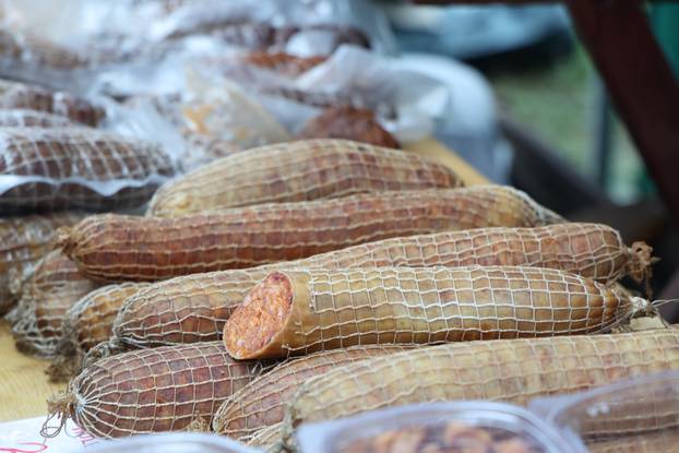 Beli Manastir: Zimski vašar i Čvarak fest Karanac