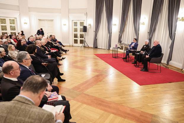 Zagreb: Promocija knjige Žene koje mašu rukama Jadranke Kosor