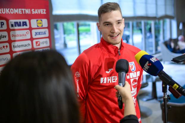 Zagreb: Okupljanje hrvatske rukometne reprezentacije u hotelu Westin