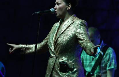 Nina ne voli srebro: 'Isfurala' je zlatno odijelo u Trogiru i Hvaru