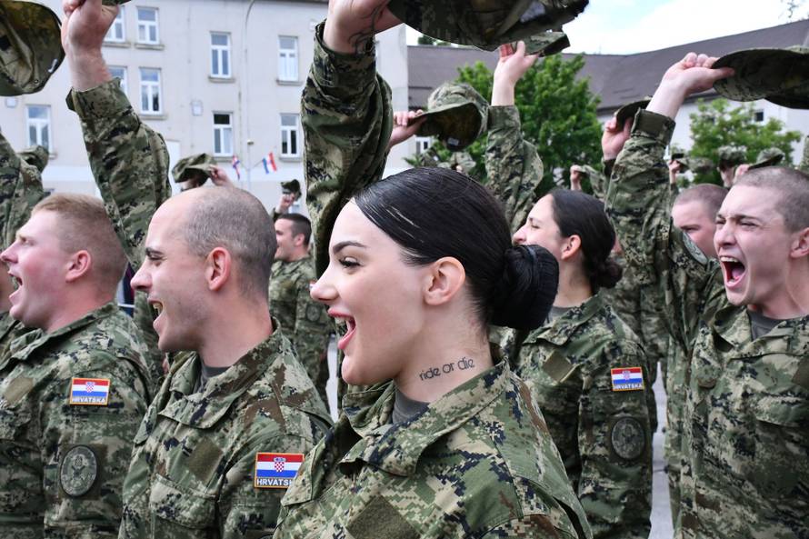 Detalji vojnog roka: Bit će u tri vojarne, a plaća je 1100 eura