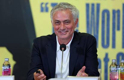 Mourinho oduševljen: Livaković je bio ključan! Da nije napravio to, bili bismo u zaostatku...'