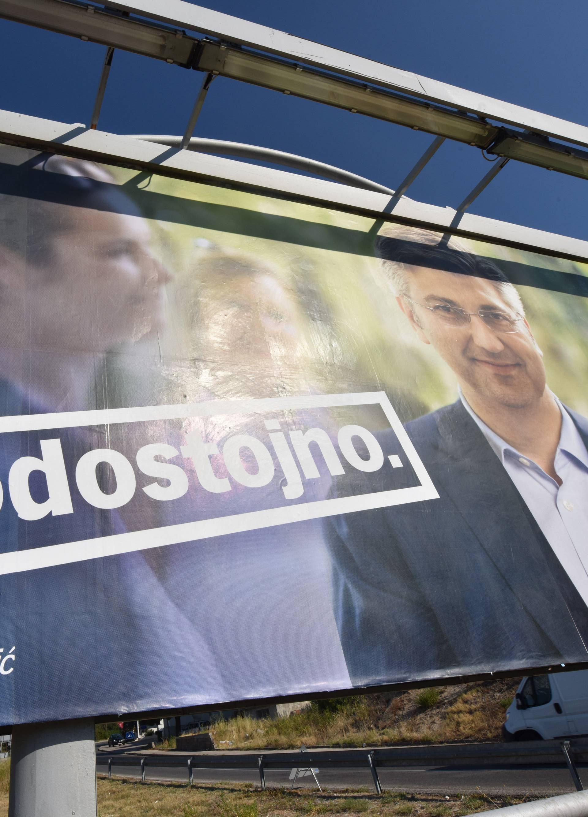 HDZ drugu godinu zaredom drži Hrvatsku u talačkoj krizi