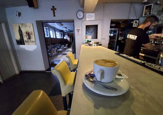 Zagreb: Od danas su kafići ponovo počeli raditi i unutra