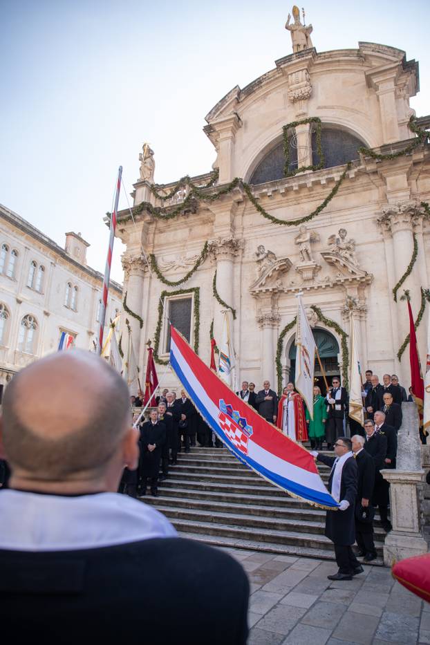 Dubrovnik: Spuštanjem barjaka sv. Vlaha i podizanjem državne zastave te misnim slavljem završila je ovogodišnja Festa svetog Vlaha
