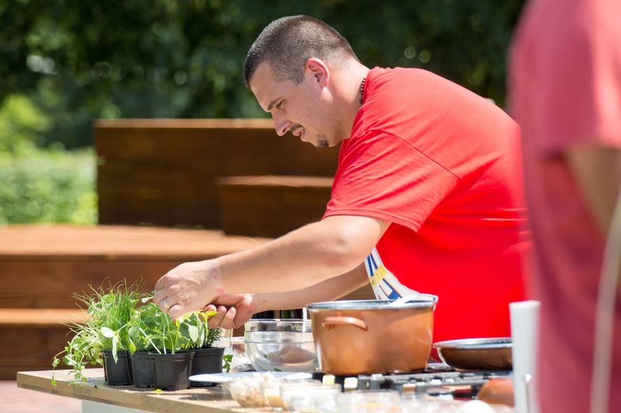 Keti i Marko napustili su show, a Petar je osvojio imunitet
