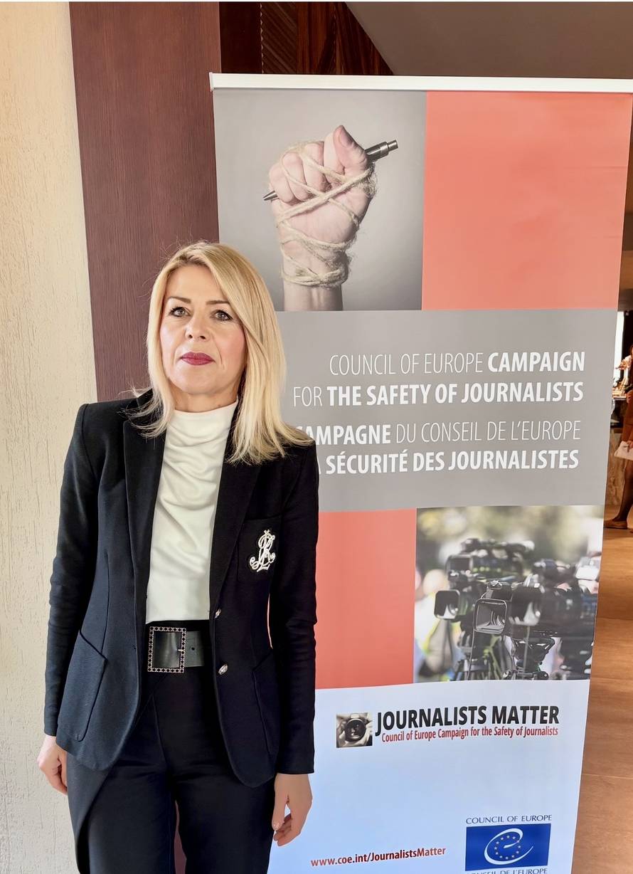 Vaniček-Fila upozorava: 'Lažne AI naslovnice prijetnja su novinarima i demokraciji'