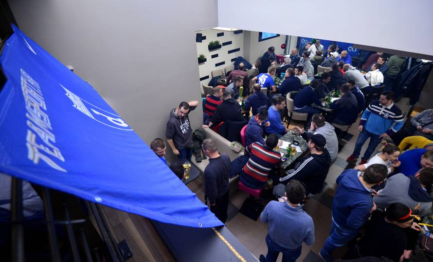 To je Dinamo: Pjesma, šalovi i strast u kvartu Nike Kranjčara