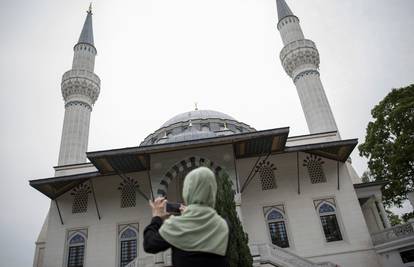 Saudijci žele u Njemačkoj za izbjeglice graditi 200 džamija?