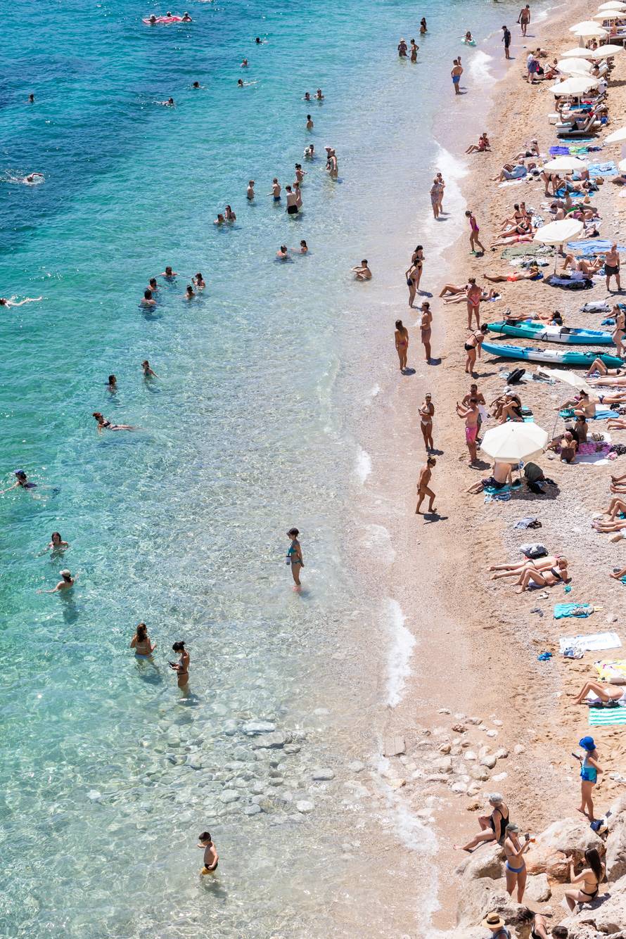 Dubrovnik: Gradske plaže već su pune kupača