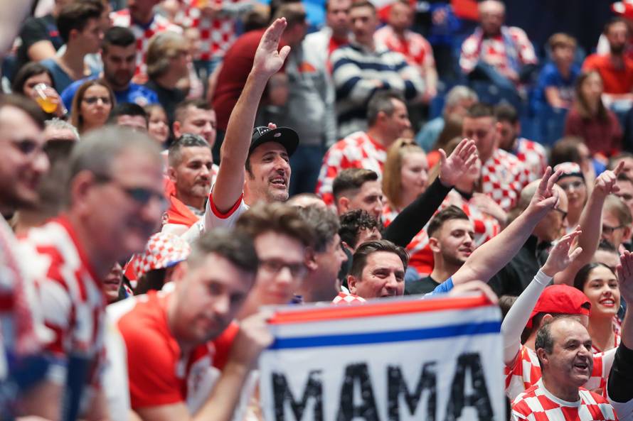 Oprostite, može jedna fotka? Vatrena 'kaubojka' oduševila