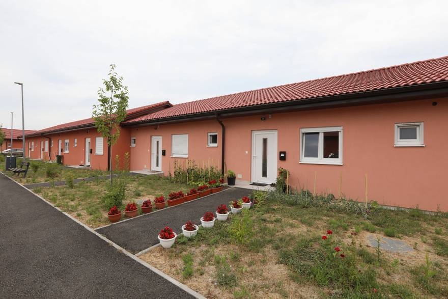 Hrvatska 'Florida' na Baniji: Izgradili su 166 kućica u kojima će živjeti umirovljenici