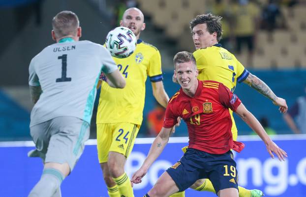 Football: European Championship, Group E, Spain - Sweden