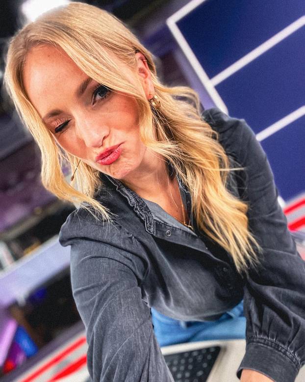 FOTO Napravila gaf uživo koji je obišao Europu. Atraktivna TV voditeljica ljubi Kovačeva šefa