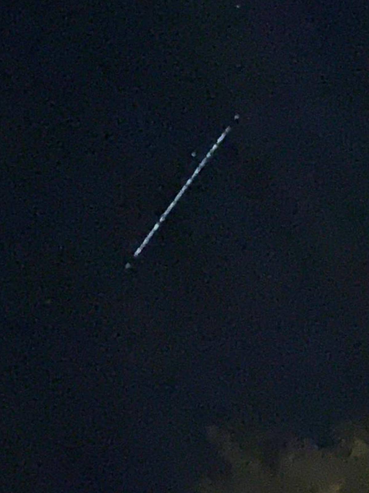Hrvate začudio prizor na nebu: Zašto Muskovi sateliti izgledaju kao crte i kako ih možete pratiti