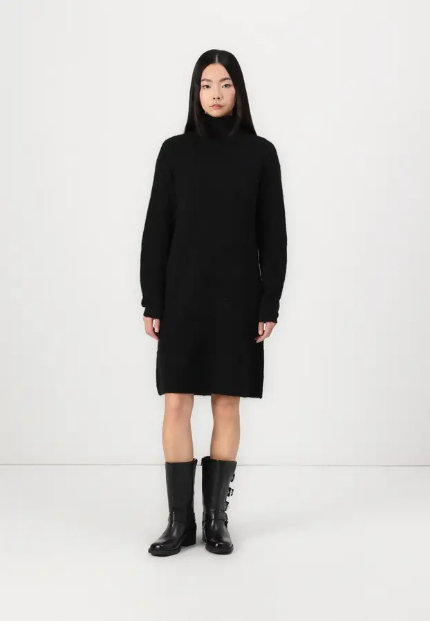 Pregledali smo ponudu za vas! Super haljine od pletiva i vune