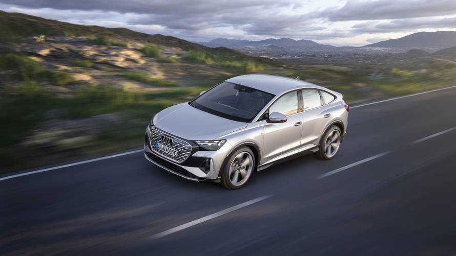 Dva nova impresivna Audija:  Q4 e-tron i Q4 Sportback e-tron