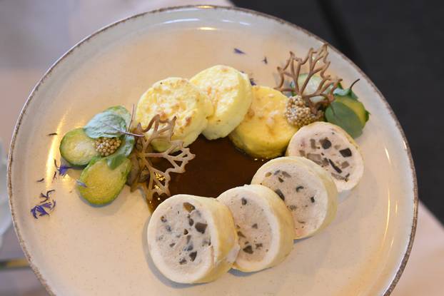 Grubišno Polje: Otvoren dvodnevni 19. Gospodarski sajam sira, meda i vrganja