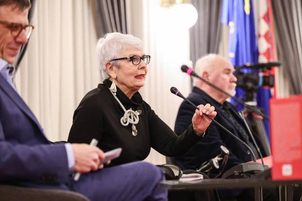 Zagreb: Promocija knjige Žene koje mašu rukama Jadranke Kosor