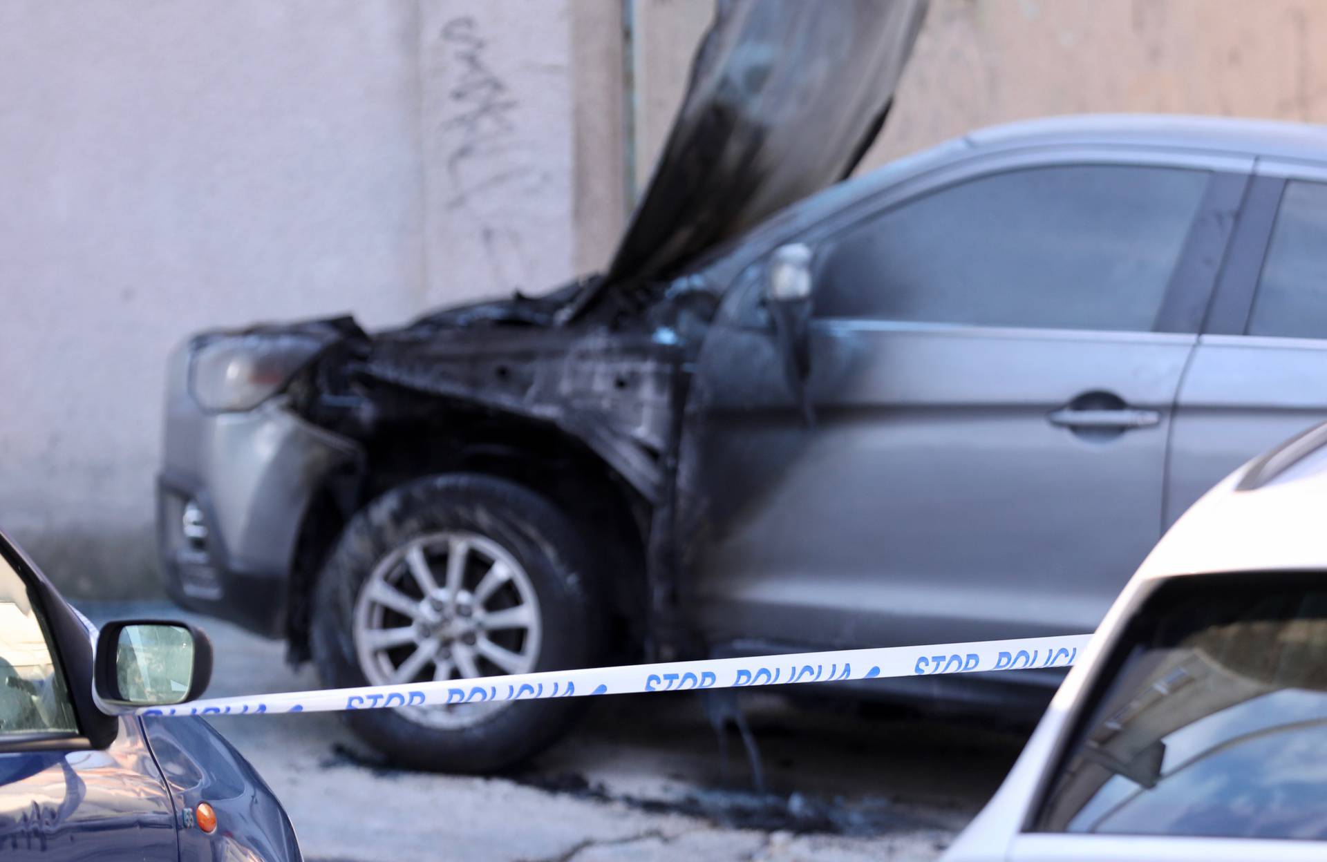 Tijekom noći u Splitu izgorjelo osobno vozilo