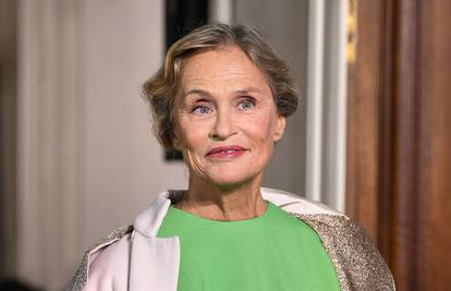 Bivši model Lauren Hutton sa 78 godina u toplesu je pozirala za naslovnicu poznatog časopisa