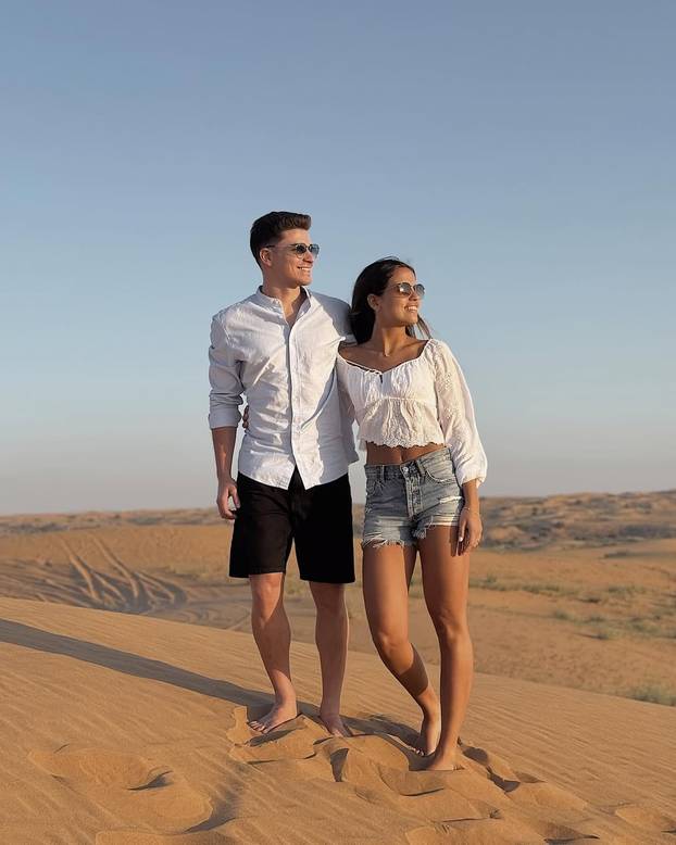 FOTO O potezu njenog momka bruji cijeli svijet. Ona je bivša hokejašica, ali i profesorica...